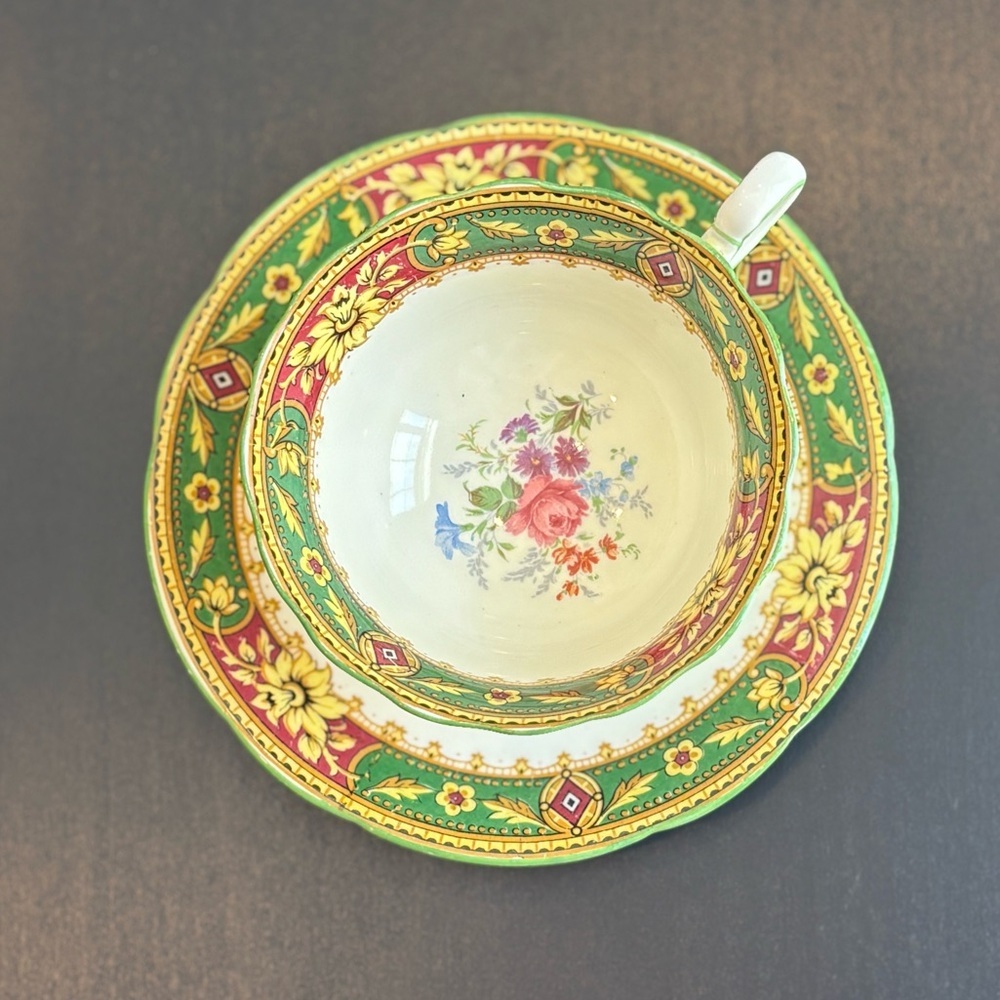 Vintage Royal Paragaon Fine Bone China Cabbage Rose Art Deco Tea Cup Saucer Set